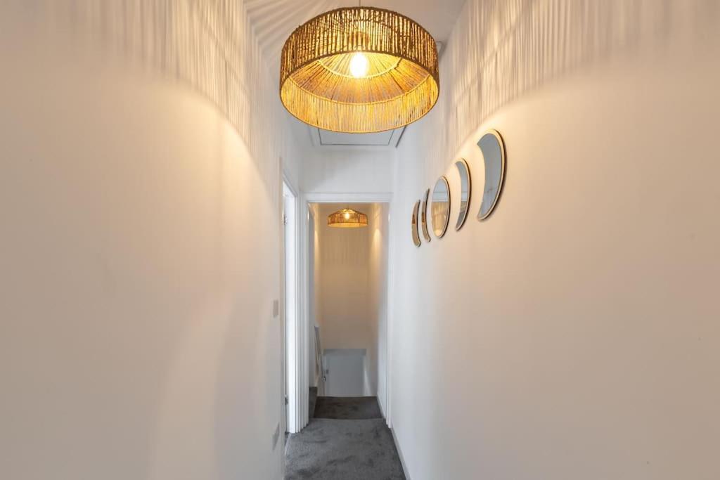 Beautiful 4 Bedroom House ريدينج المظهر الخارجي الصورة